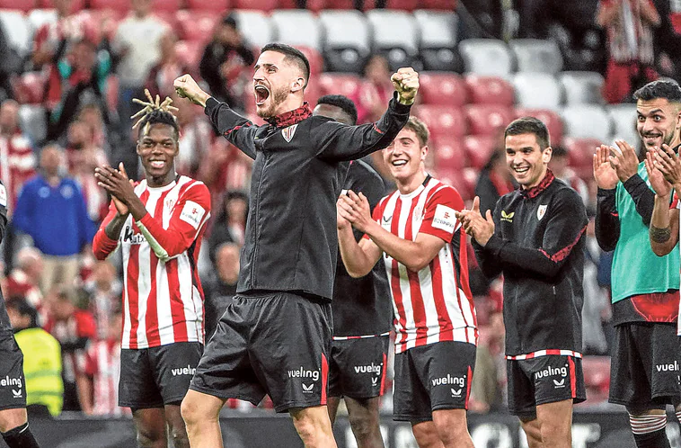 Aficion Del Athletic Rinde Homenaje A Oihan Sancet Tras Su Gol En El Derbi Oihan Oihan