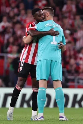 Inaki Williams Cede El Brazalete A Unai Simon Un Gesto Que Marca Su Regreso