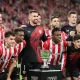 Unai Simon Celebra El Trofeo Zamora Este Premio Es De Todo El Athletic
