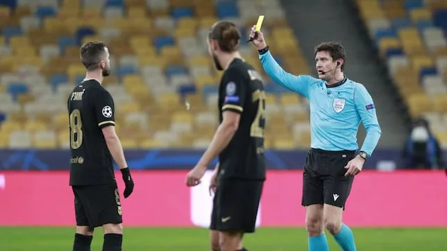 El Arbitro Beaton Dirigira El Real Sociedad Paok Y Jug El Athletic V Pilsen