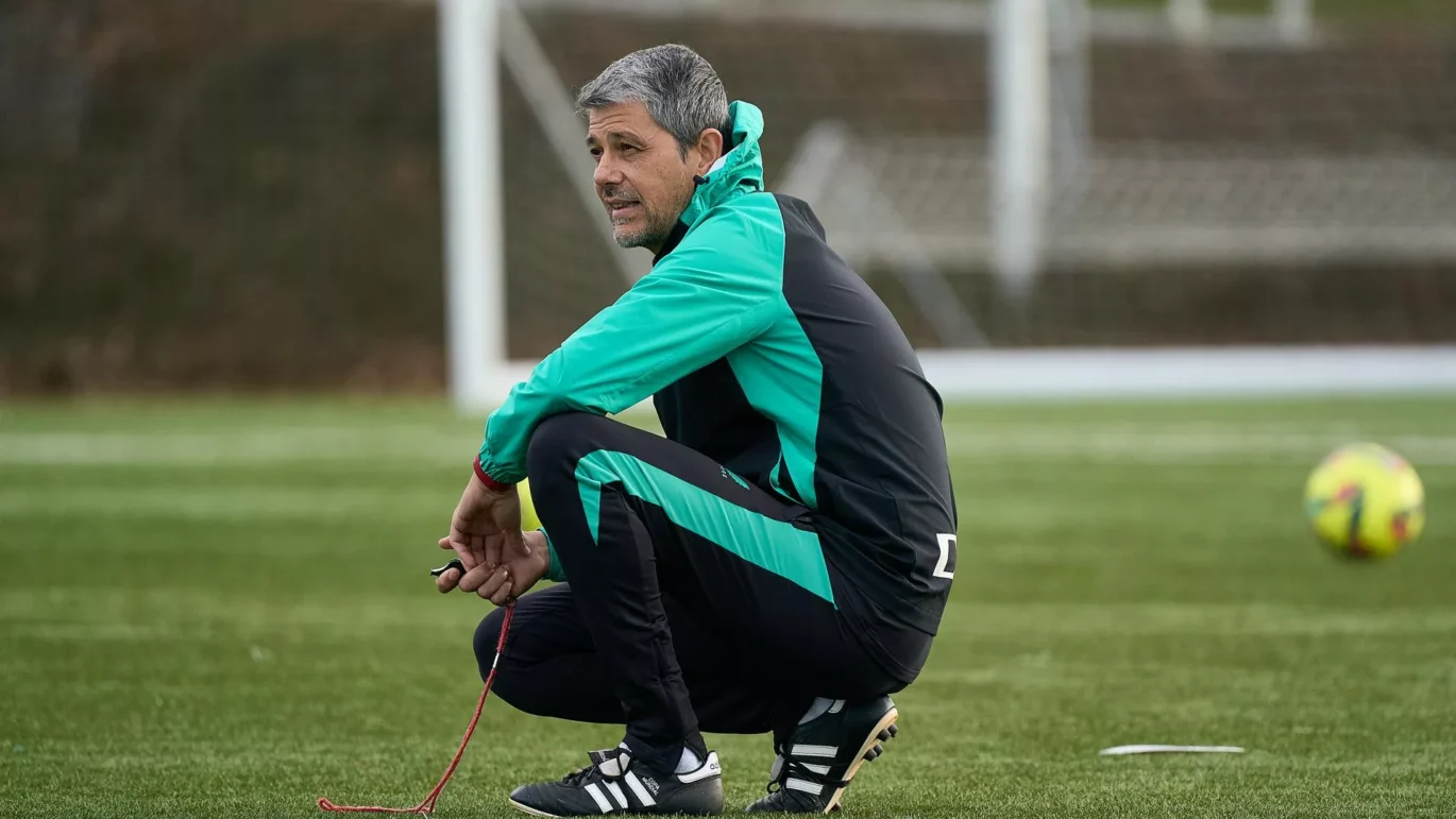 La Rueda De Prensa De David Aznar Todo Sobre El Valencia Cf Athletic Club