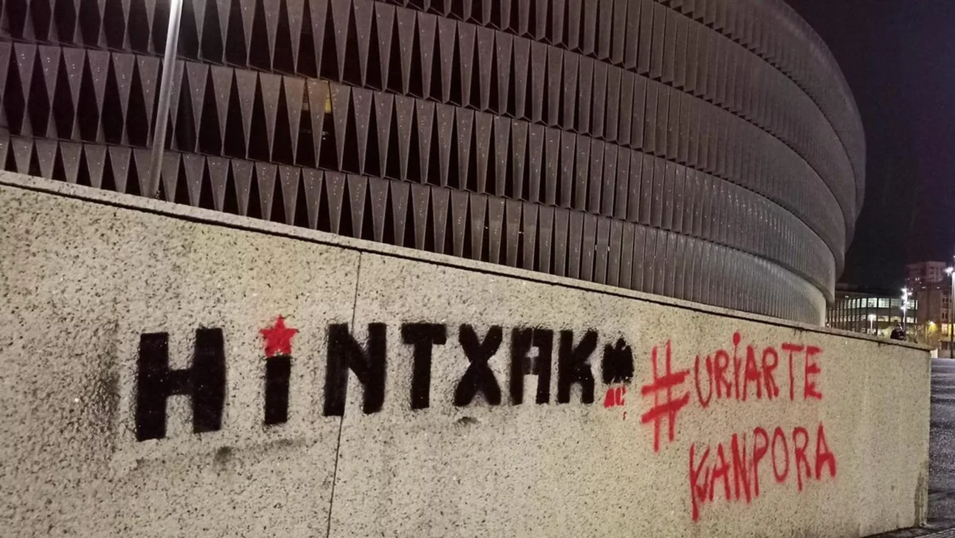 Tension En San Mames La Grada De Animacion Del Athletic Se Rebela
