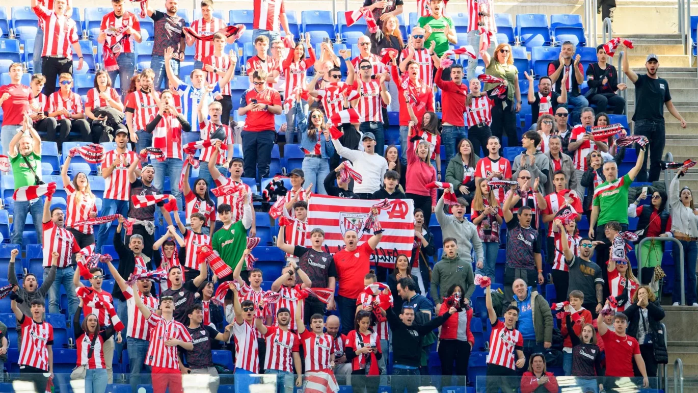 Aficionados Del Athletic Club Se Preparan Para El Viaje A Cornella