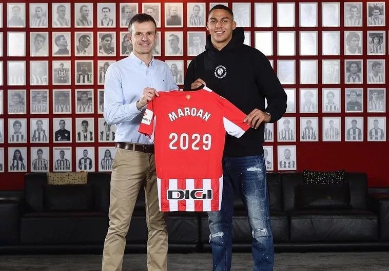 El Athletic Club Celebra El Fichaje De Sannadi En Su 24 Cumpleanos