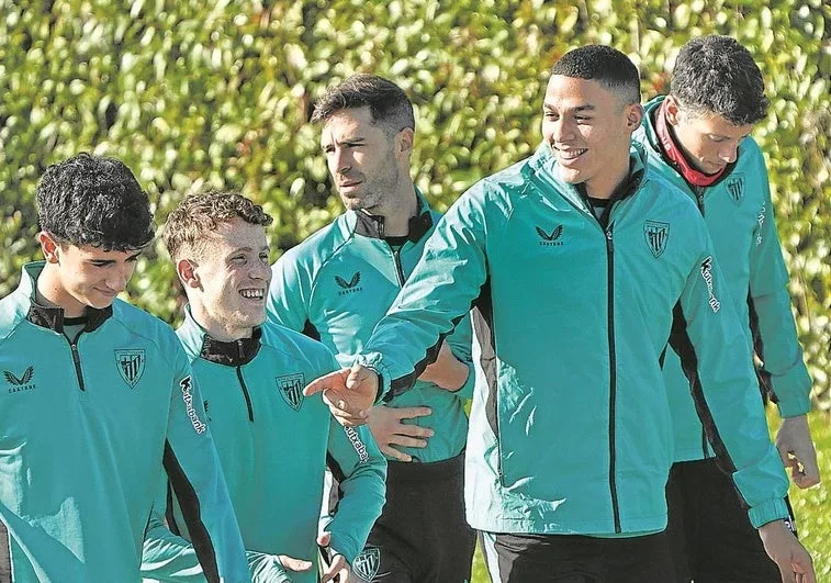 El Athletic Se Centra En El Futbol Mientras Se Debate La Grada De Animacion