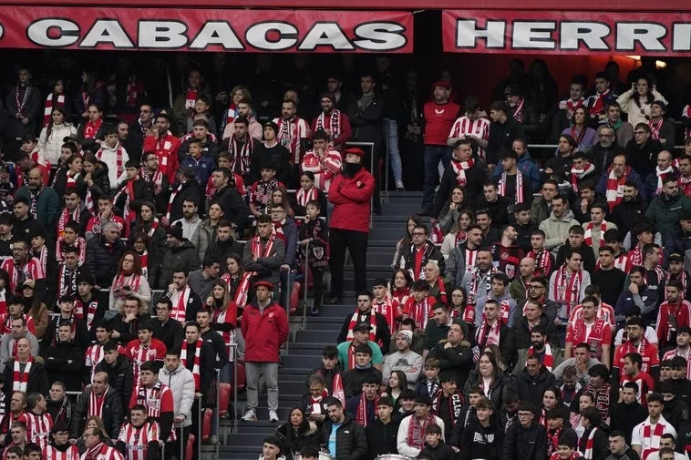 El Athletic Vive Pitos Y Protestas En La Grada Por El Cantico De Ichh