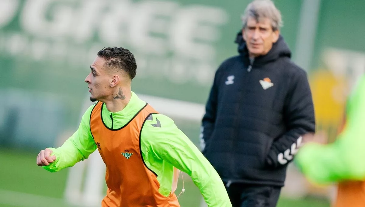 El Betis Se Prepara Para Recibir Al Athletic Con Novedades Y El Dorsal De Antony