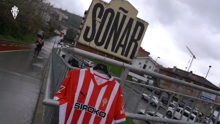 El Homenaje Del Sporting A Bilbao Al Recibir A Nico Serrano En Gijon