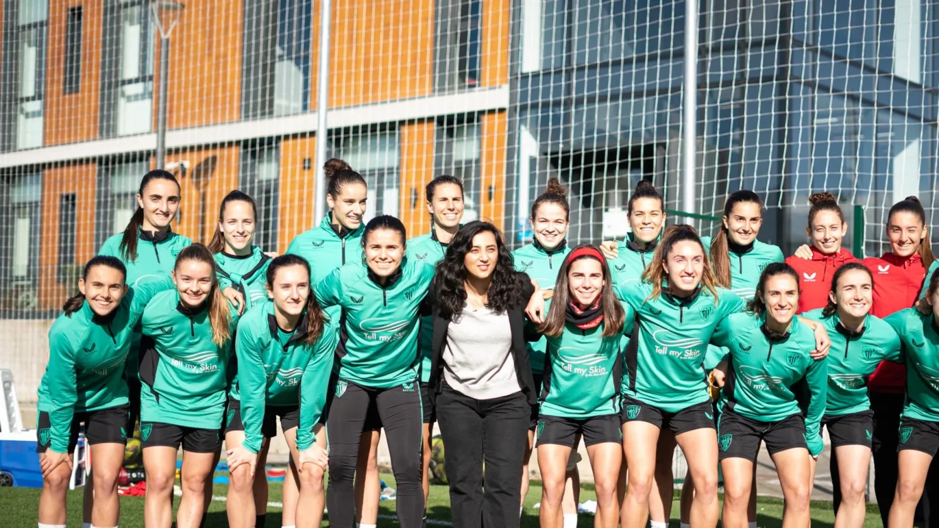 Khalida Popal Visita Lezama Y Apoya Al Athletic Club En Su Trayectoria