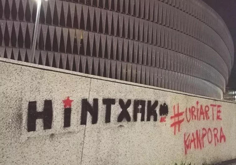 La Pena Hintxak Ac Pide La Dimision De Uriarte Tras La Polemica Pintada