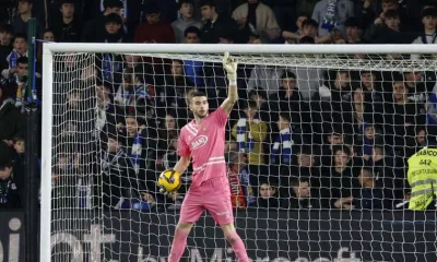 Luis De La Fuente Observa A Joan Garcia El Futuro Portero De Espana