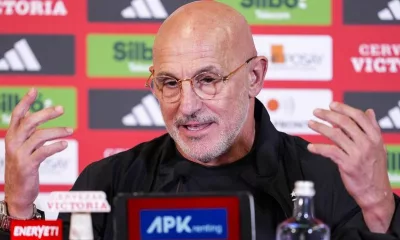 Luis De La Fuente Observa A Sancet En El Athletic Convocatoria A La Vista