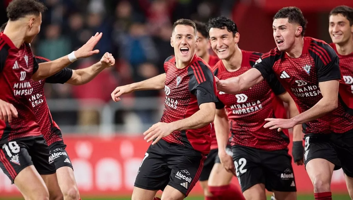 Urko Izeta Brilla En El Mirandes Y Complica El Futuro Del Athletic Club