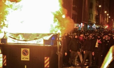 Disturbios En Bilbao 15 Ertzainas Heridos Tras El Partido Del Athletic