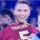 El Abrazo Polemico Entre El Arbitro Y Un Jugador De La Roma Sorprende Al Athletic