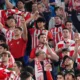 El Ambiente Del Olimpico La Aficion Del Athletic Sufre En Roma