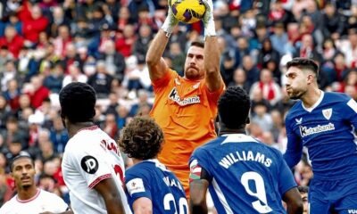 El Athletic Celebra Su Victoria En Sevilla Con Paradas De Simon