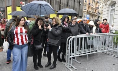 El Athletic Club Llega Al Hotel Carlton Entre Vitores De Sus Aficionados