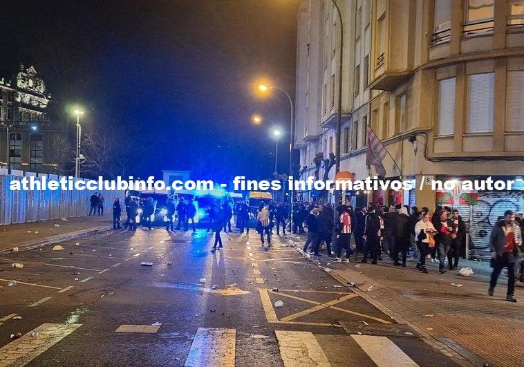 Ertzaintza Carga En San Mames Para Desalojar A Aficionados De La Roma