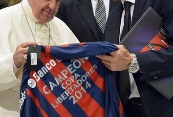 Iker Muniain Envia Su Apoyo Al Papa Le Esperamos Aqui Muy Pronto