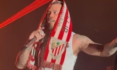 Jhay Cortez Deslumbra En Barcelona Con La Bufanda Del Athletic Club