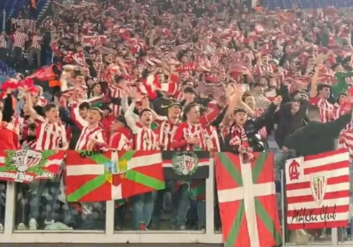 La Aficion Del Athletic Calienta Motores En El Olimpico De Roma