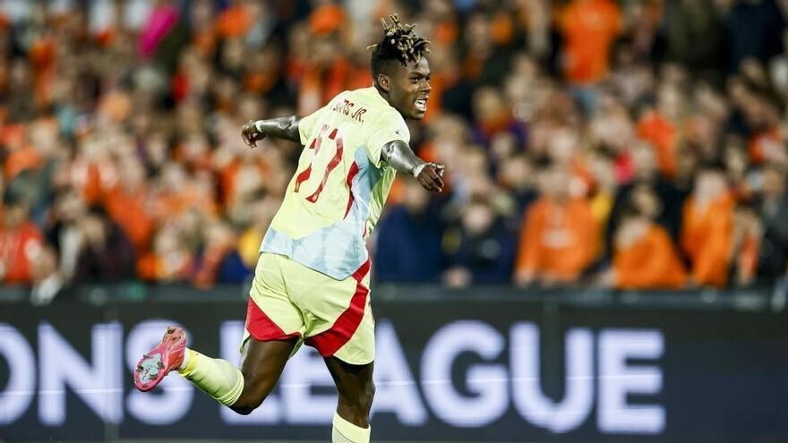 Nico Williams Brilla Y Salva A Espana En El Ultimo Suspiro