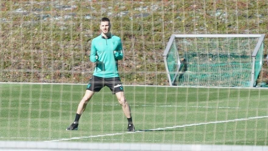 Sancet Entrena Al Margen Y Preocupa Al Athletic Antes Del Duelo Con La Roma