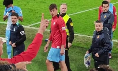 Tension En San Mames El Banquillo Del Mallorca Graba A Los Aficionados