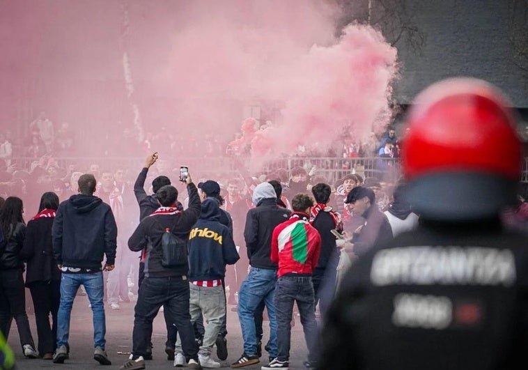 Uefa Sanciona Al Athletic Por Incidentes Violentos Fuera De San Mames