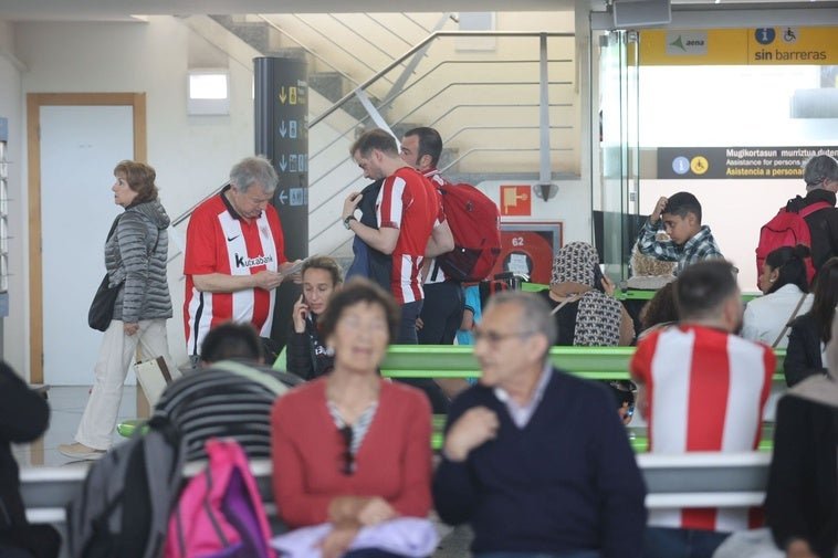 Vueling Indemniza A Hinchas Del Athletic Por Retraso En Su Vuelo A Roma