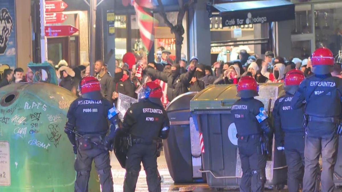Athletic Club Responde A Multa De Uefa Por Incidentes De Aficionados