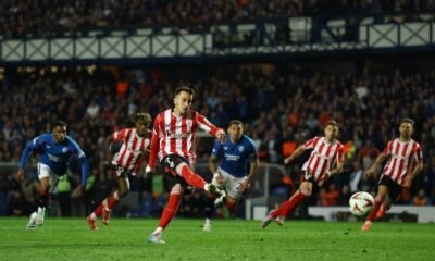 Berenguer Vive Un Minuto Tragico Gol Anulado Y Penalti Fallado En Glasgow