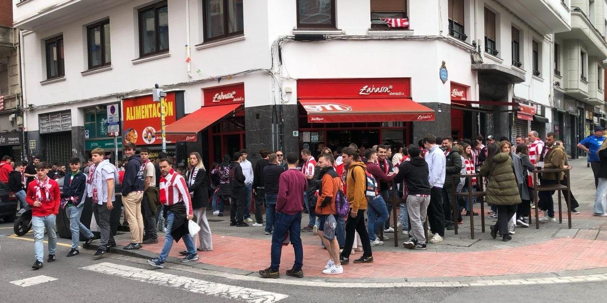 Bilbao Se Viste De Zurigorri Para El Gran Duelo Contra El Rangers