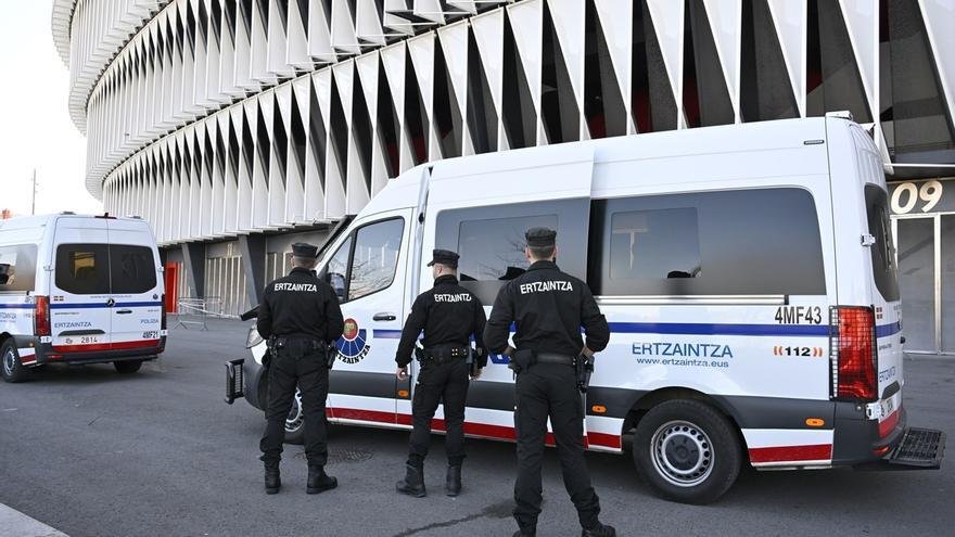 Disfruta Del Partido Aburto Llama A La Convivencia Entre Aficiones