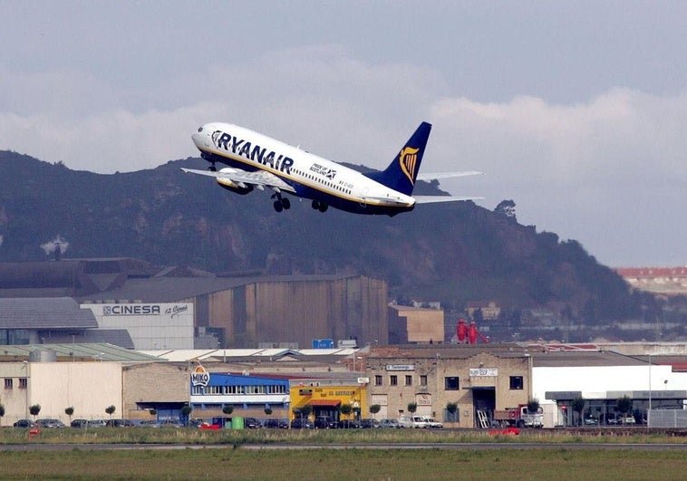 El Aeropuerto De Santander Colapsa Por La Semifinal De Europa League