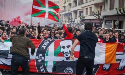 El Ambiente En San Mames Tras El Athletic Rangers Tension Y Celebracion