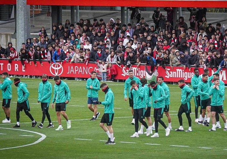 La Aficion Del Athletic Club Anima Con Fuerza Antes Del Duelo Clave En Europa