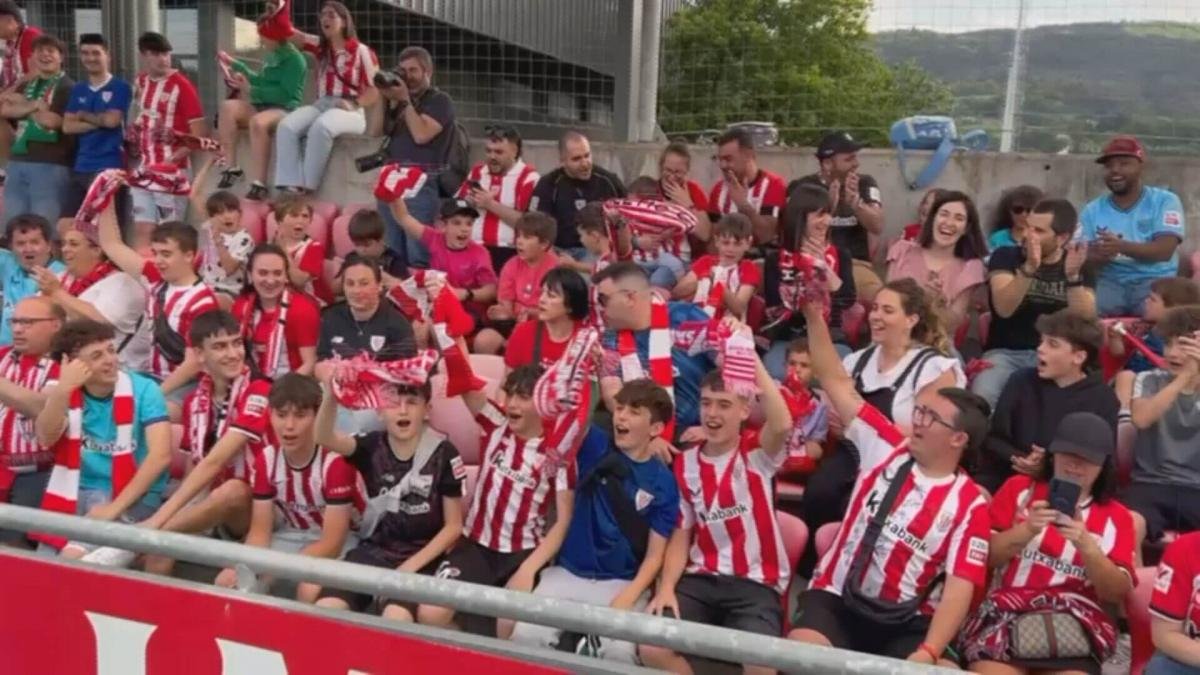 Lezama Enciende La Llama Del Athletic Duelo Ardiente Ante El Manchester United