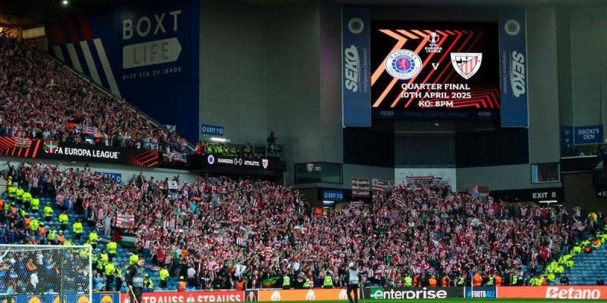 Locura Por Entradas Del Manchester Athletic 15195 Socios Para 3186 Boletos