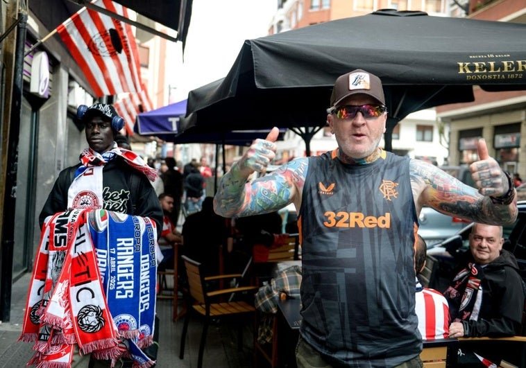 Los Escoceses En Bilbao Disfrutan Y Brindan Con El Athletic Club