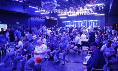 Los Hinchas Del Rangers Transforman La Sala Sonora En Fiesta Escocesa