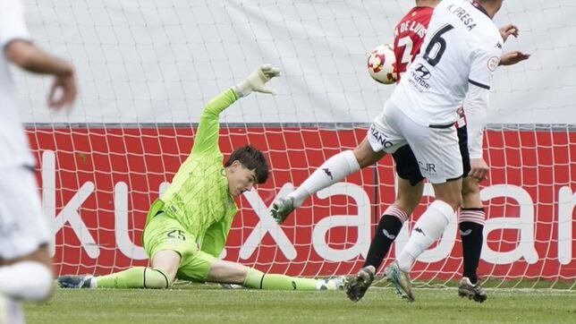 Mikel Santos Heroe Del Bilbao Athletic En Victoria Clave