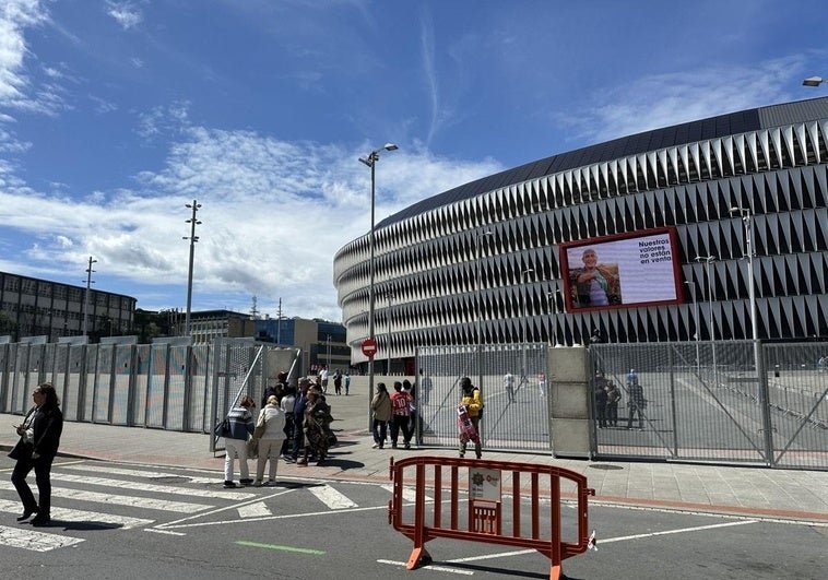 Recorre El Nuevo Acceso A San Mames Para El Partido Athletic Rangers