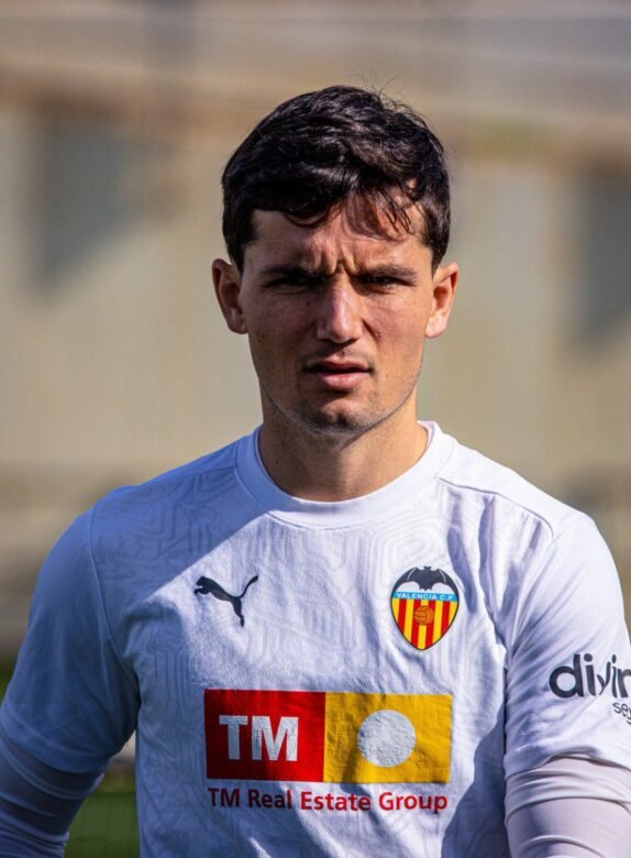 Valencia Pone En Mercado A Hugo Guillamon