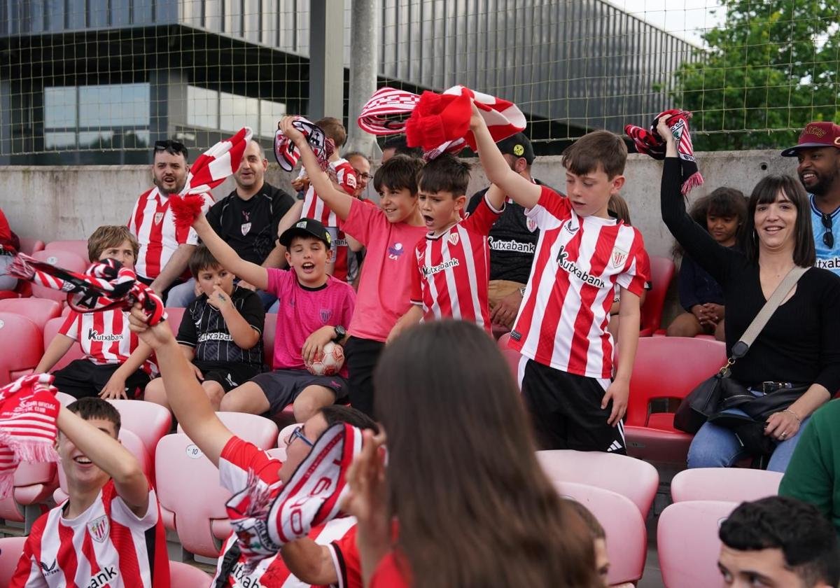 Ambiente Previo Al Athletic Manchester United Bilbao Se Prepara Para La Semifinal