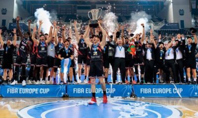 El Surne Bilbao Basket Saque De Honor En Derbi Athletic Alaves