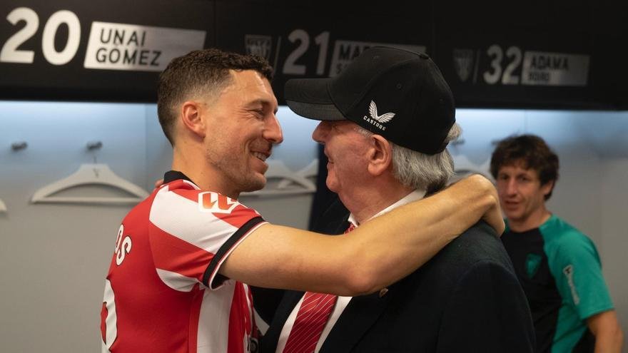Emotivo Abrazo Entre Leyendas Del Athletic