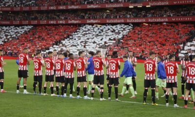 Enorme Pitada En San Mames Al Barca Durante Pasillo