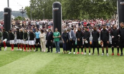 Las Leyendas Vascas Vencen A La Uefa En Bilbao